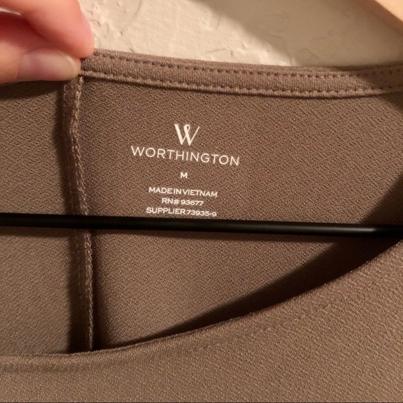 Worthington Taupe Cap Sleeve Medium Blouse - Picture 4 of 4